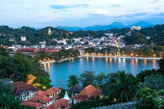 kandy lake